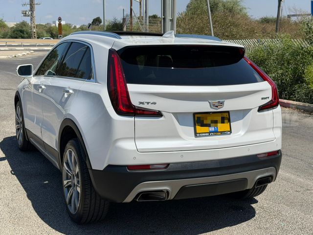 קאדילק XT4