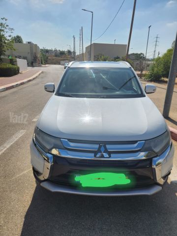 מיצובישי אאוטלנדר