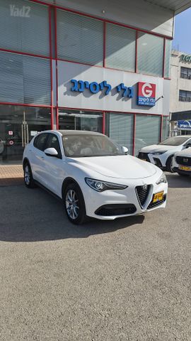 אלפא רומיאו סטלביו