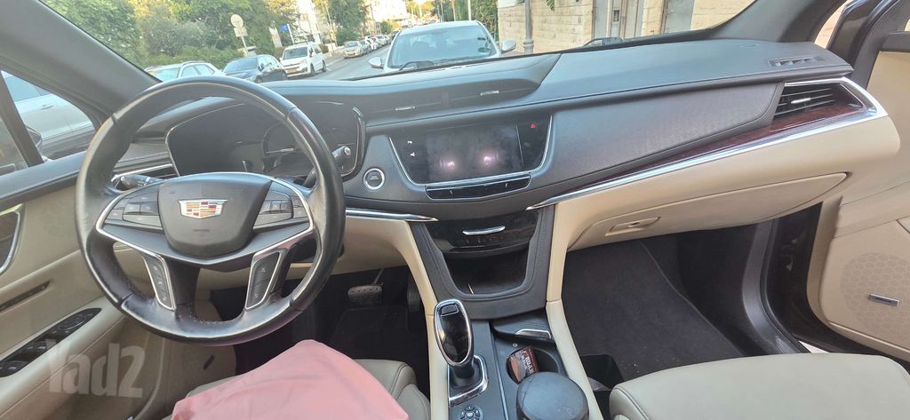 קאדילק XT5