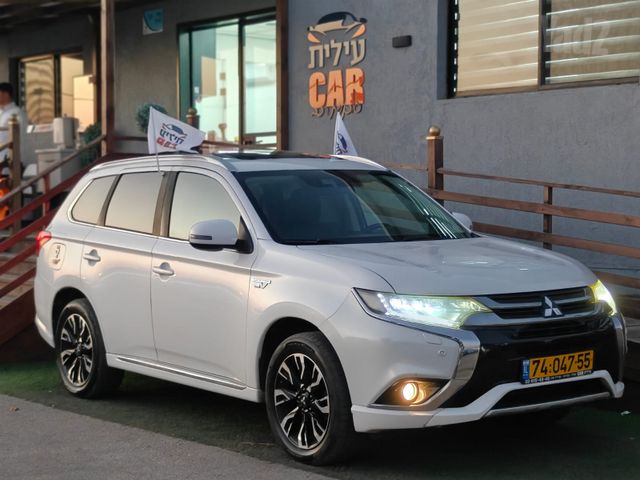 מיצובישי אאוטלנדר