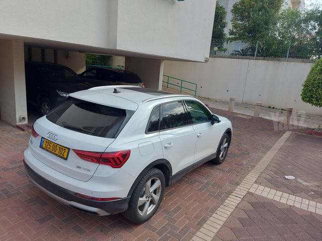 אאודי Q3
