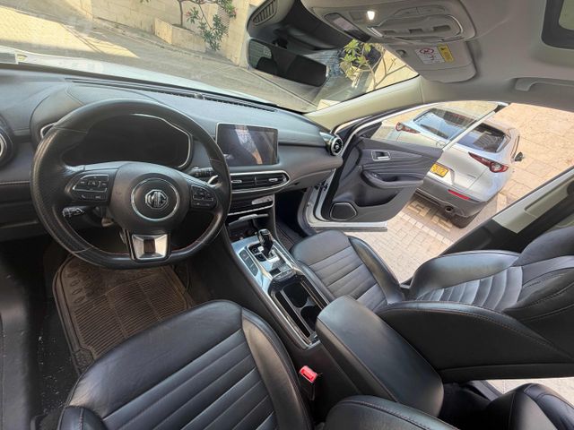 אם ג'י EHS PHEV
