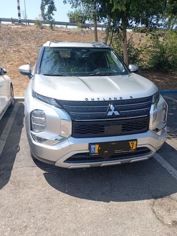 מיצובישי אאוטלנדר