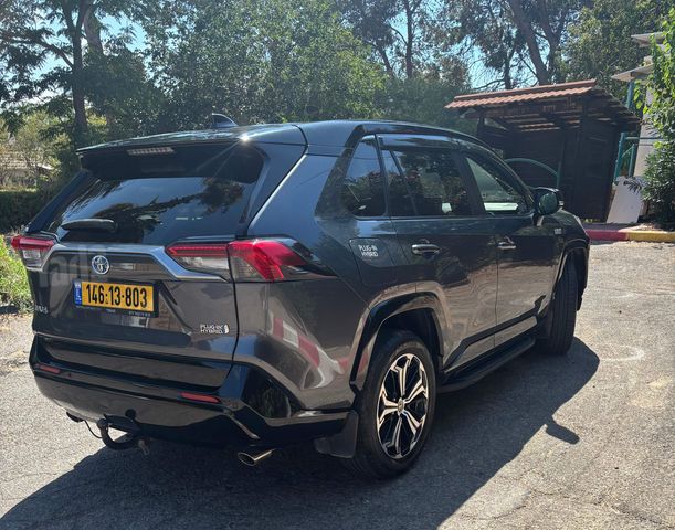טויוטה RAV4