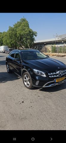 מרצדס-בנץ GLA