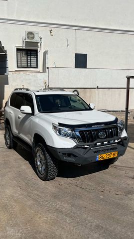 טויוטה לנד קרוזר