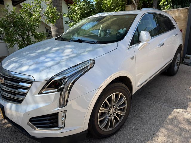 קאדילק XT5