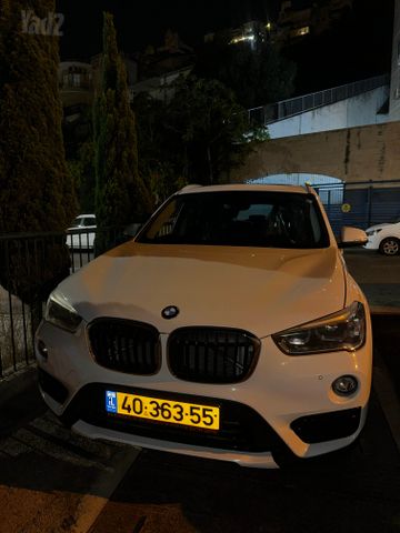 ב מ וו X1