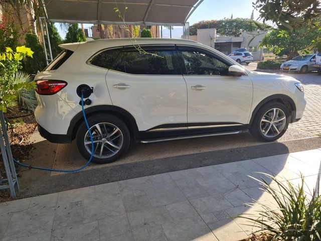 אם ג'י EHS PHEV