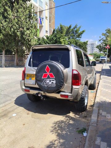 מיצובישי פג'רו