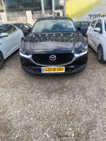מודעת רכב מאזדה CX-30