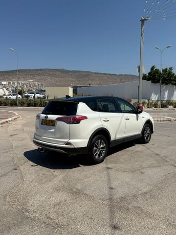 טויוטה RAV4