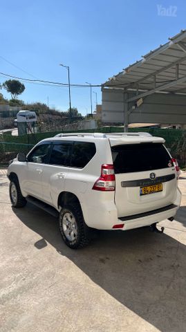טויוטה לנד קרוזר