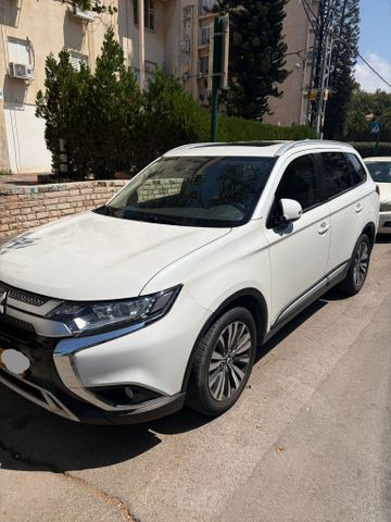 מיצובישי אאוטלנדר