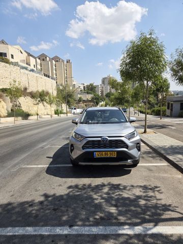 טויוטה RAV4