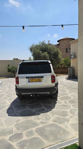טויוטה לנד קרוזר