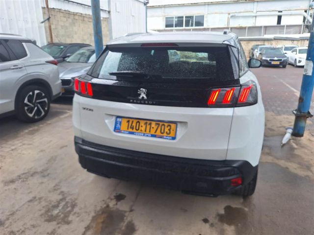 פיג'ו 3008