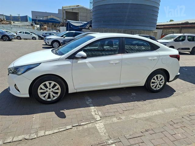יונדאי אקסנט i25