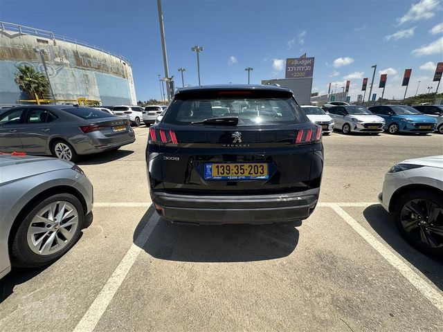 פיג'ו 3008