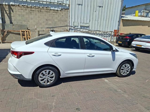 יונדאי אקסנט i25