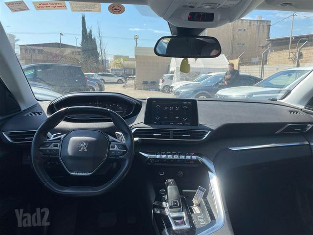 פיג'ו 3008