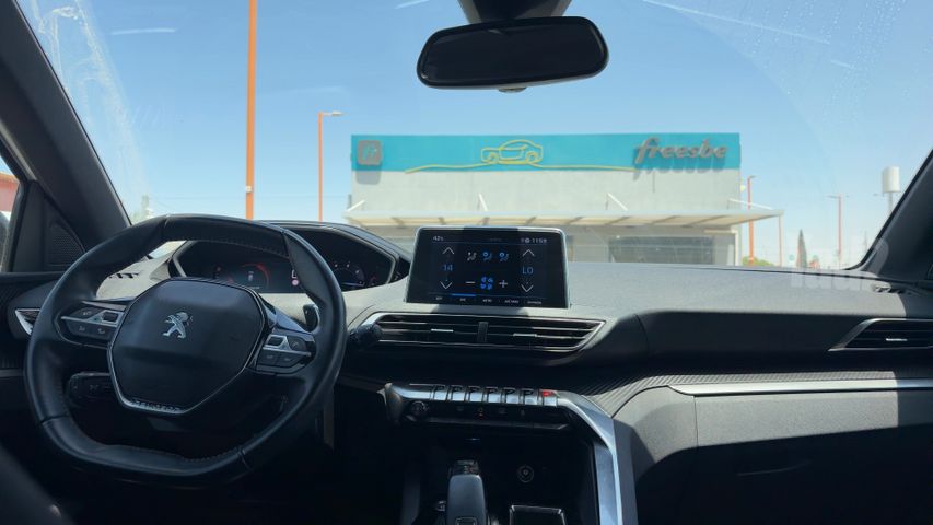 פיג'ו 3008