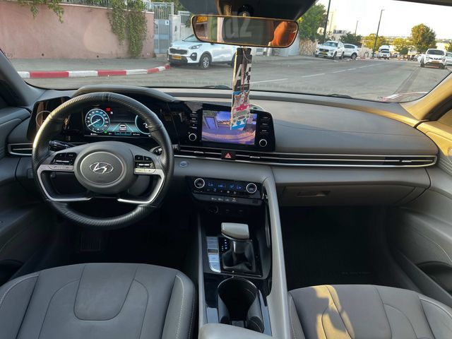 יונדאי אלנטרה