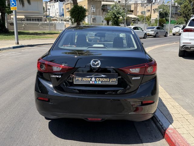 מאזדה 3