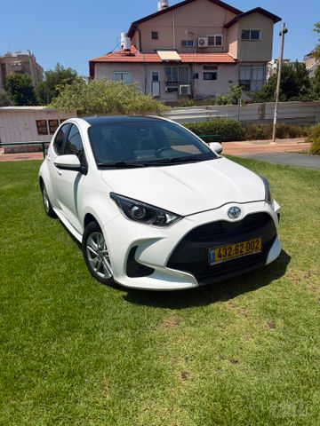 טויוטה יאריס
