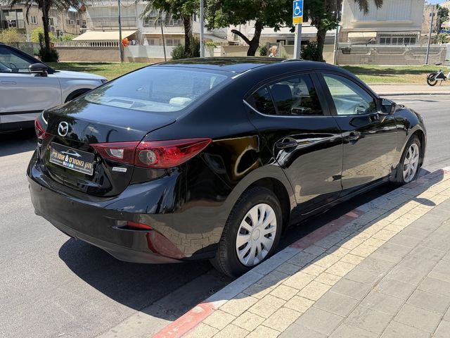מאזדה 3