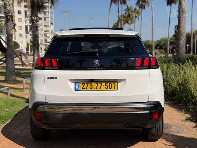 פיג'ו 3008