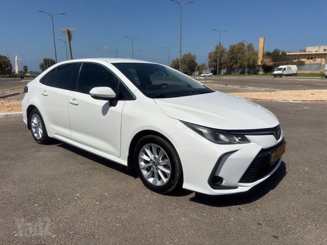 טויוטה קורולה