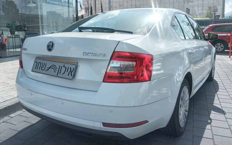 סקודה אוקטביה