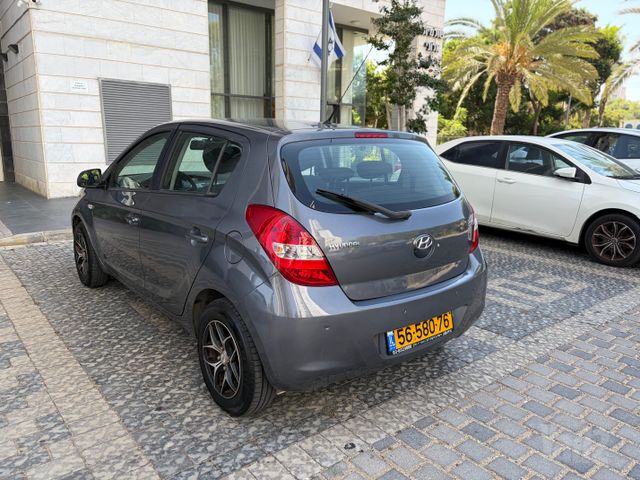 יונדאי i20