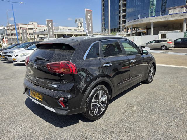 קיה נירו