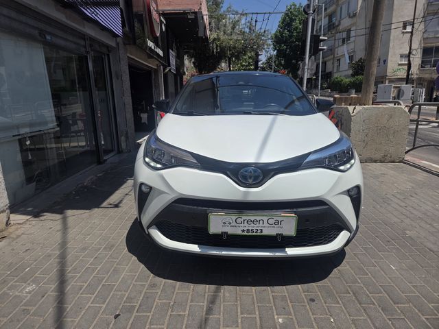 מודעת רכב טויוטה C-HR