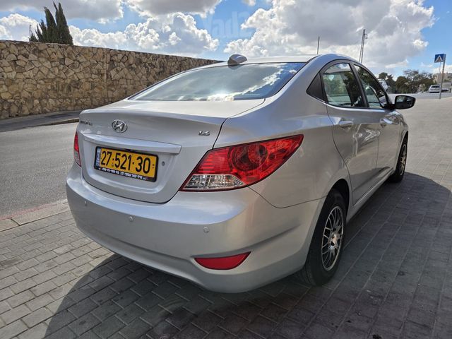 יונדאי אקסנט i25