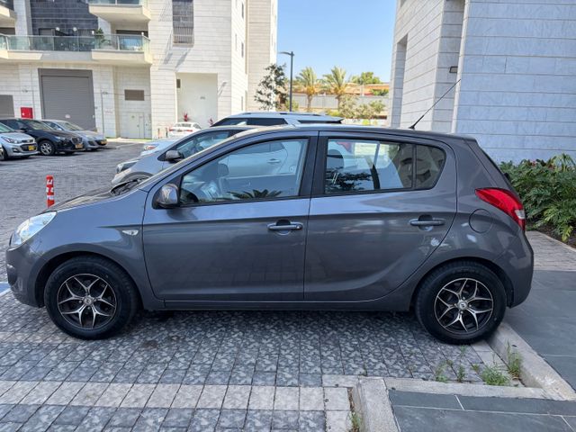 יונדאי i20