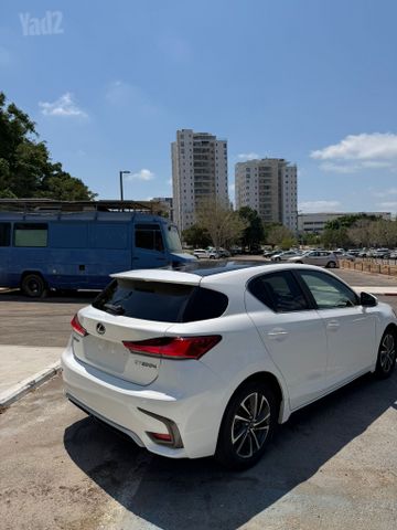 לקסוס CT