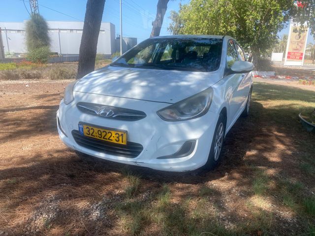 יונדאי אקסנט i25