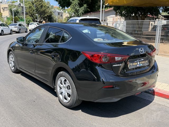 מאזדה 3