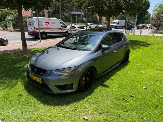 מודעת רכב סיאט לאון