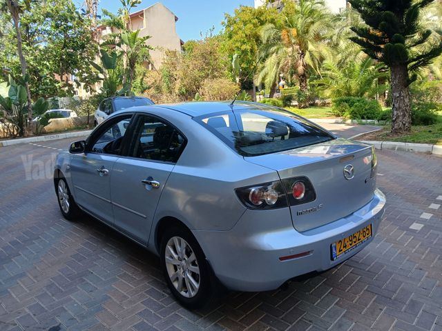 מאזדה 3