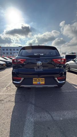 אם ג'י ZS