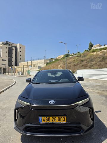 טויוטה bZ4X