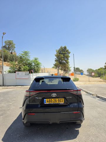 טויוטה bZ4X