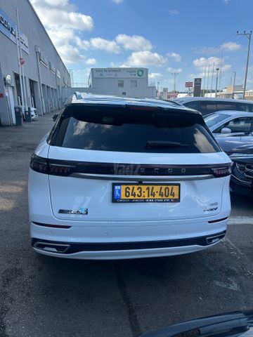 ג'אקו J8