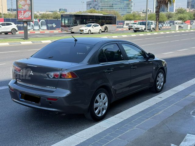 מיצובישי לנסר