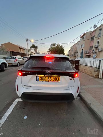 טויוטה יאריס קרוס